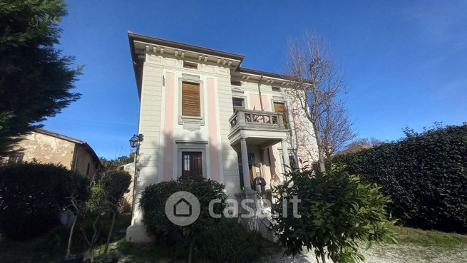 Villa in residenziale in 