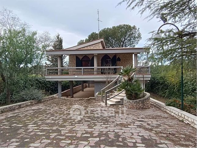 Villa in residenziale in Via delle Magnolie