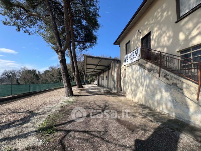 Capannone in commerciale in Strada del Montefeltro 4