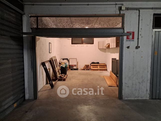 Box/posto auto in residenziale in Via Aldo Moro 56
