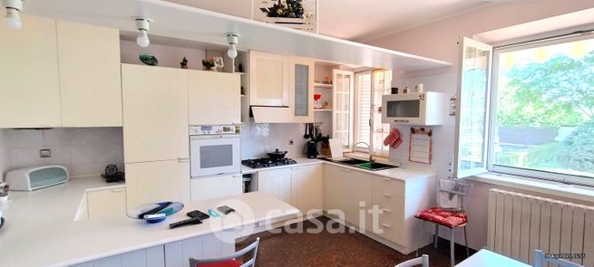 Casa bi/trifamiliare in residenziale in Via Dei Monti
