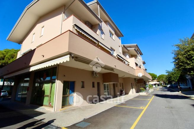 Box/posto auto in residenziale in Via Monticano 2