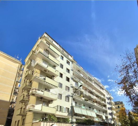 Appartamento in residenziale in Via Domenico Fontana 50