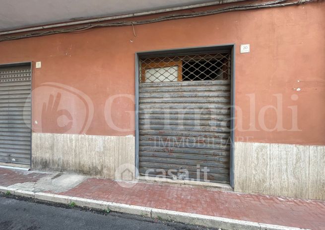 Garage/posto auto in residenziale in Via Giovanni Pascoli