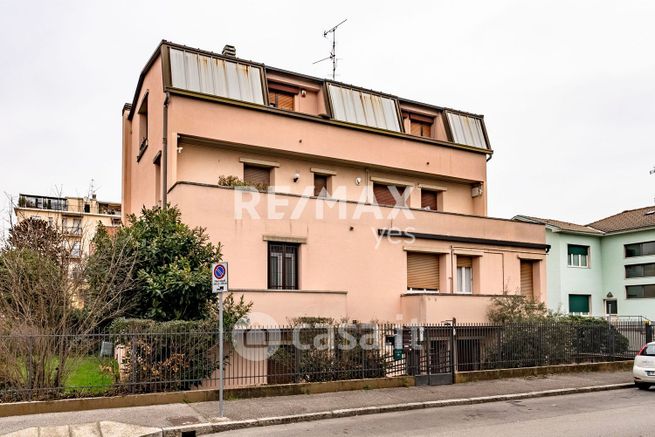 Appartamento in residenziale in Via Ernesto Canesi 15