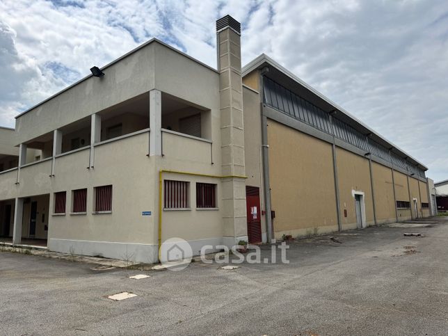 Capannone in commerciale in Via Ca' dell' Orbo Nord 34  11