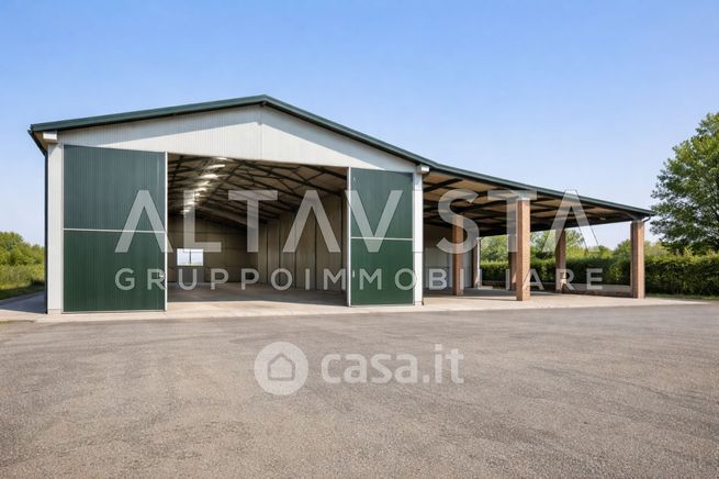 Capannone in commerciale in Via Fusina