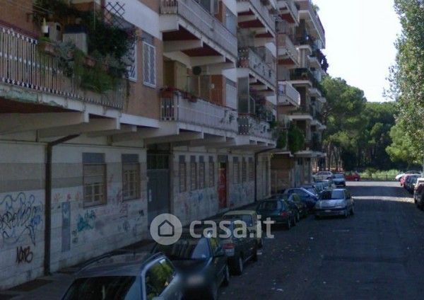 Box/posto auto in residenziale in Via Melanesia 3