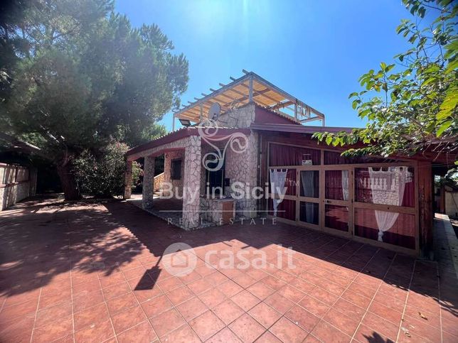 Villa in residenziale in Viale Belfiore Caruso