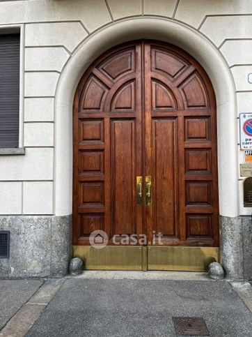 Ufficio in commerciale in Via Anton Giulio Barrili 5