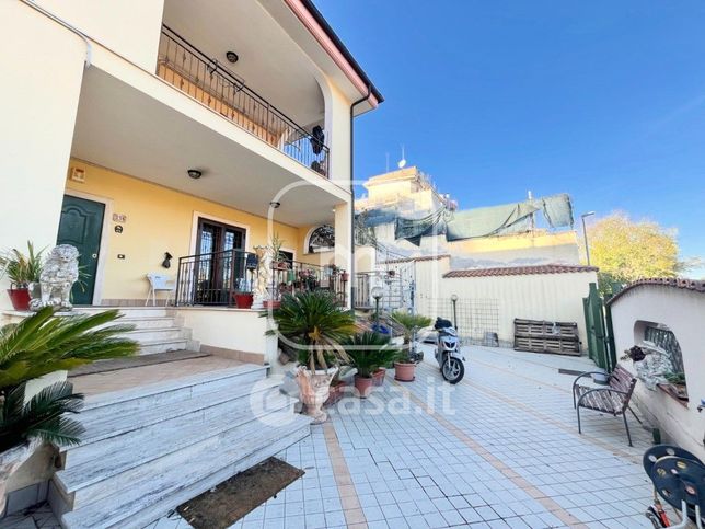 Casa bi/trifamiliare in residenziale in Via Sepino 134