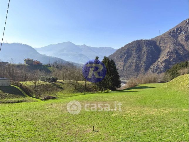 Terreno edificabile in residenziale in Via Spino al Brembo