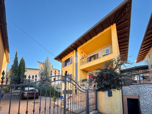 Villetta a schiera in residenziale in Via del Mulino 6