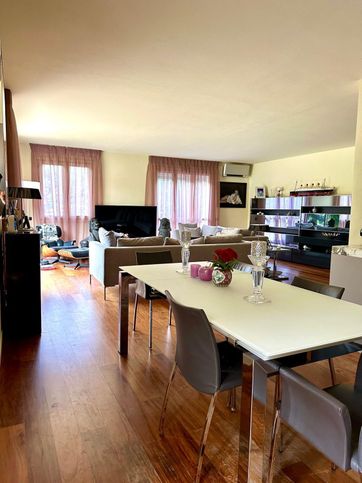 Appartamento in residenziale in Via Gaetano Donizetti 27