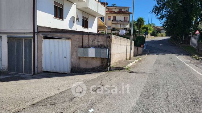 Garage/posto auto in residenziale in Via del Giardino all'Italiana