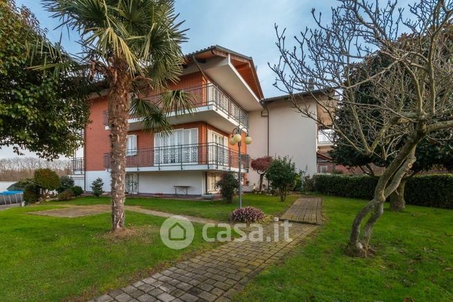 Villa in residenziale in 
