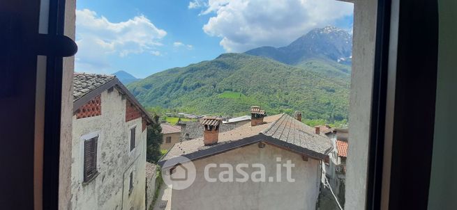 Casa indipendente in residenziale in Via Vallegione