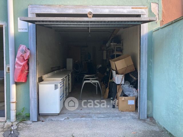 Box/posto auto in residenziale in Viale Porta Pia 13