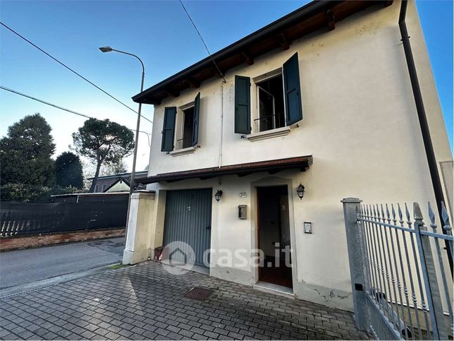 Casa indipendente in residenziale in Strada Beduschi 28