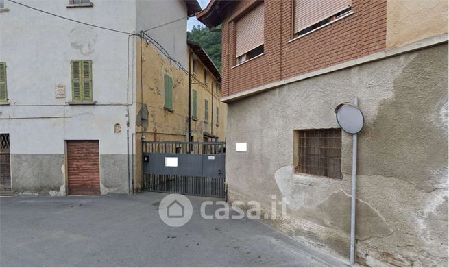 Casa indipendente in residenziale in Via Fontane 4