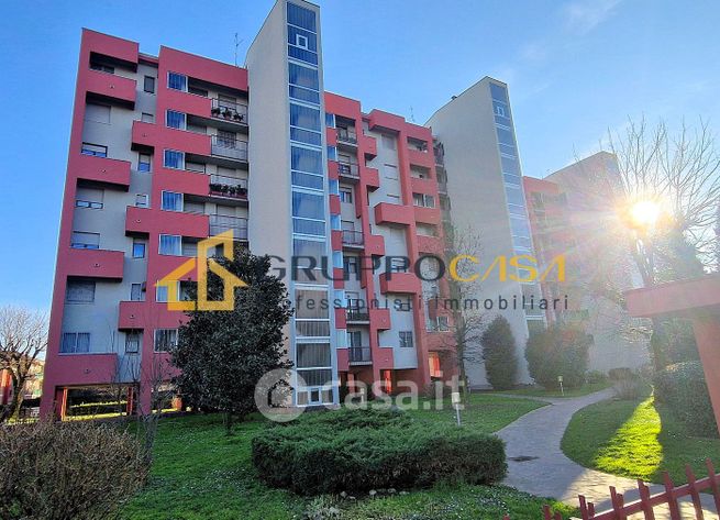 Appartamento in residenziale in Via Ugo Foscolo 22