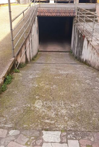 Box/posto auto in residenziale in Via Achille Sacchi