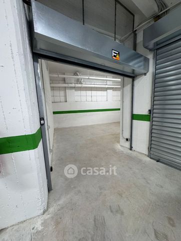 Box/posto auto in residenziale in Via Alberto Trionfi