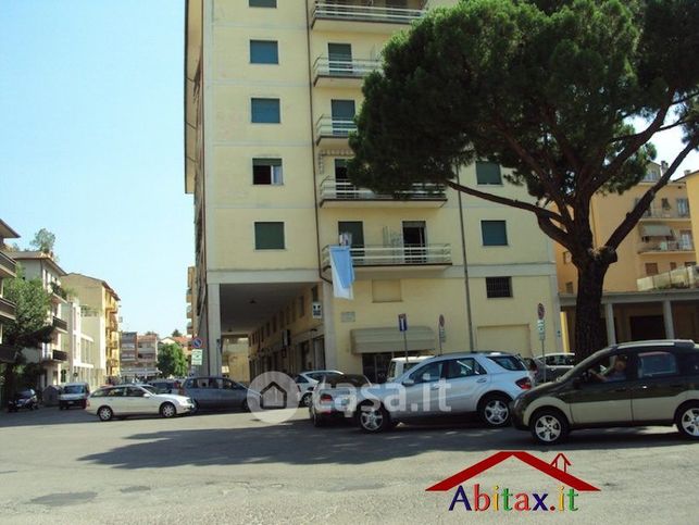 Ufficio in commerciale in Via Po 45