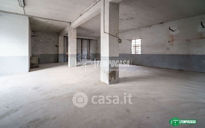 Capannone in commerciale in Via XX Settembre 37