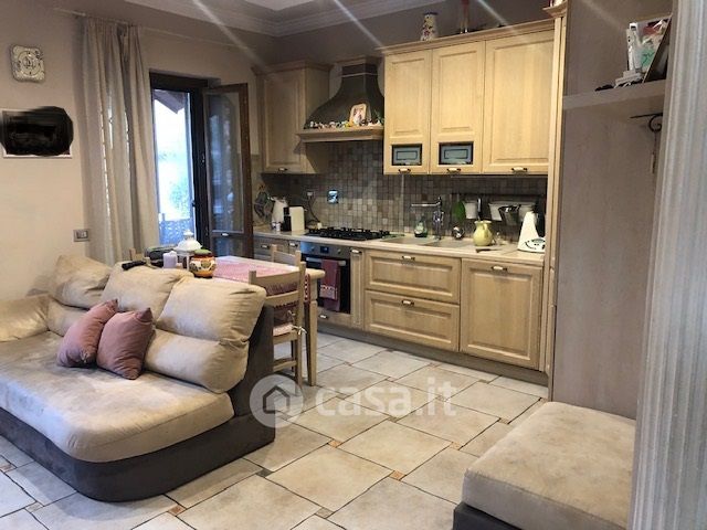 Appartamento in residenziale in Via Palombarese