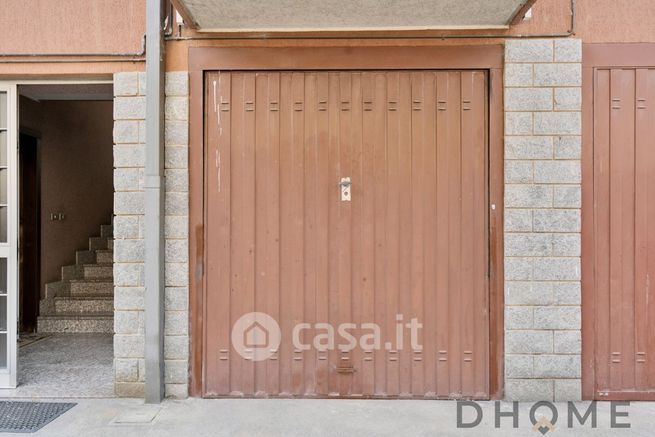 Box/posto auto in residenziale in Via Guicciardini 6