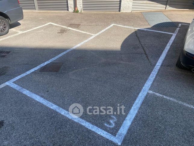 Box/posto auto in residenziale in Via Leonardo Bruni 11