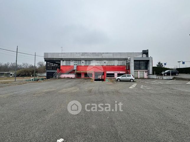 Capannone in commerciale in Stradale Torino 161