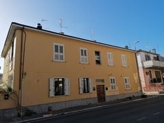 Appartamento in residenziale in Via Cesare Battisti 66