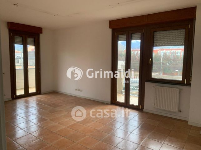 Ufficio in commerciale in Viale Cesare Battisti 24