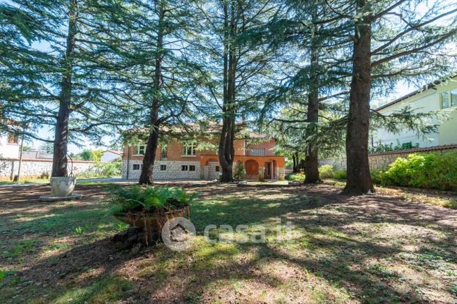 Villa in residenziale in Via del Sabotino