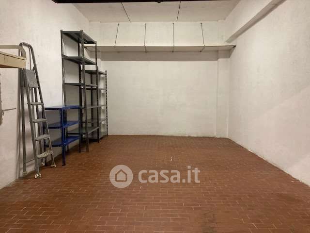 Garage/posto auto in residenziale in Via Costituzione