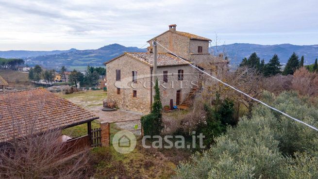 Villa in residenziale in Strada di Ramazzano