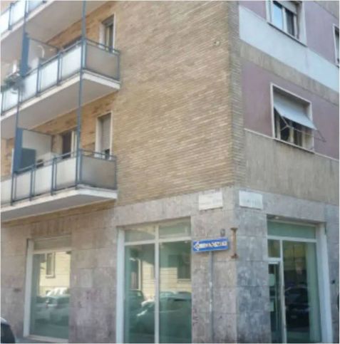 Ufficio in commerciale in Viale Campania