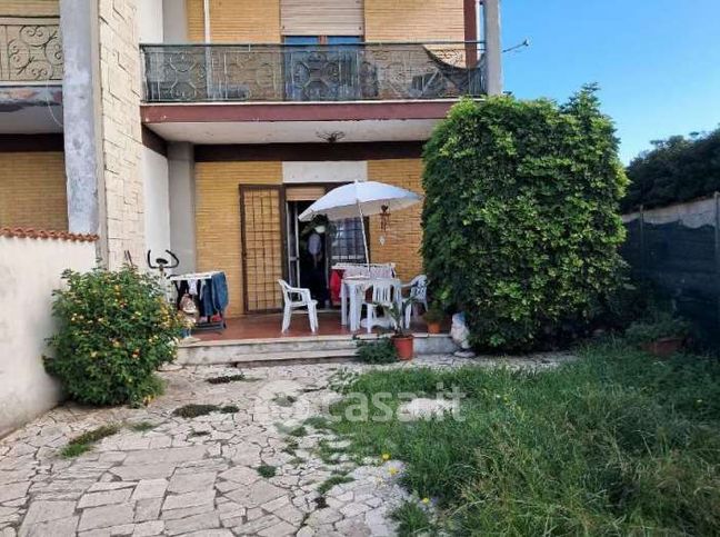 Villetta a schiera in residenziale in Via Ticino 113