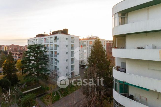 Appartamento in residenziale in Viale Carrù 6