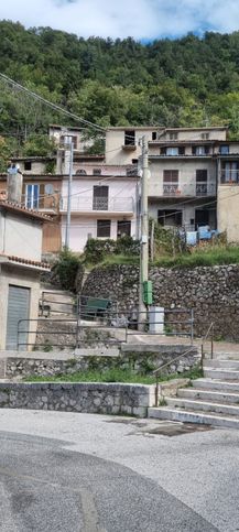 Casa indipendente in residenziale in Via Tiburtina Valeria