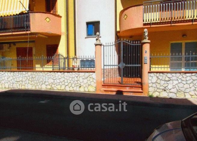 Box/posto auto in residenziale in Via Letizia Milani 4