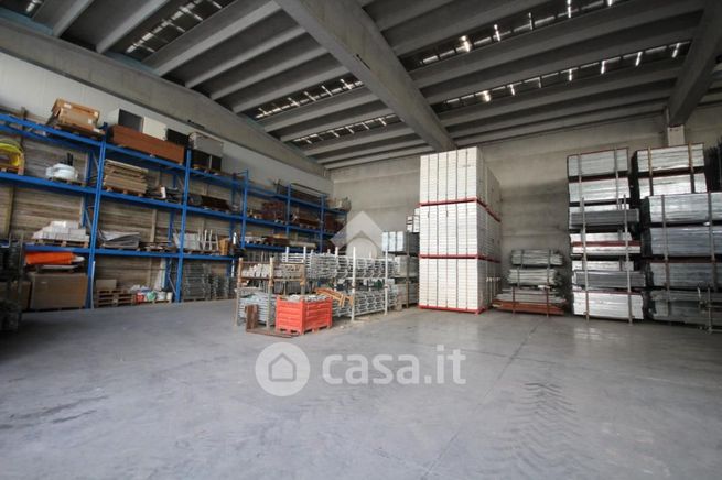 Capannone in commerciale in LocalitÃ  Piana 55