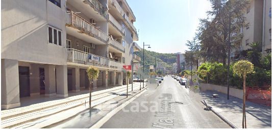 Negozio/locale commerciale in commerciale in Via Vincenzo Russo 125