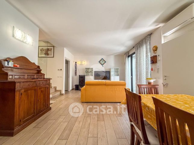 Villetta a schiera in residenziale in Via Domenico Cimarosa