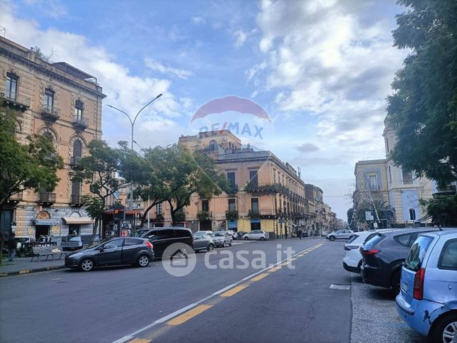 Attivitã /licenza (con o senza mura) in commerciale in Via Etnea