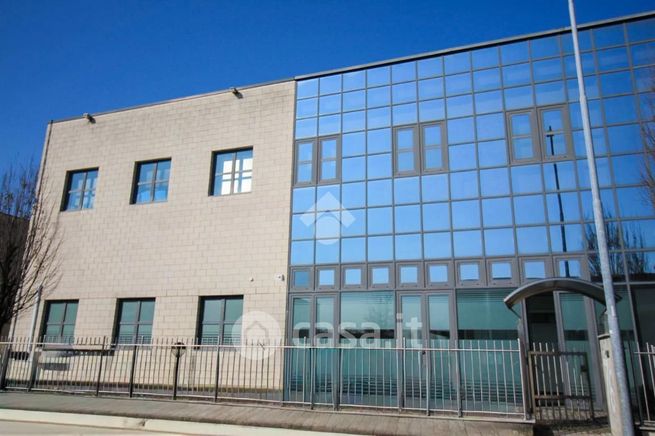Ufficio in commerciale in Via Campo Cioso