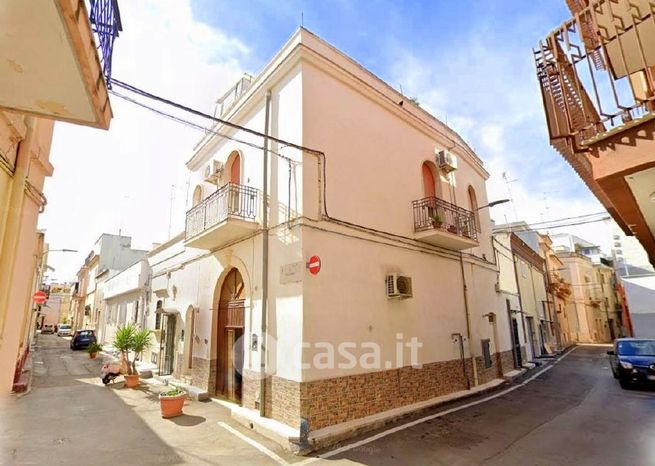 Appartamento in residenziale in Via Pollaioli 1
