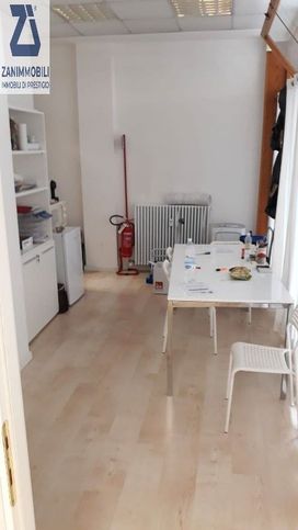 Ufficio in commerciale in Via Giacomo Puccini
